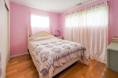 209 Sycamore St E, Three Oaks, MI 49128 photo 11