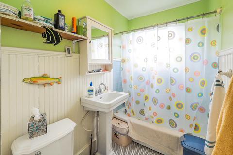 209 Sycamore St E, Three Oaks, MI 49128 photo 13