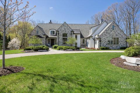 5714 Manchester Hills Dr SE, Grand Rapids, MI 49546