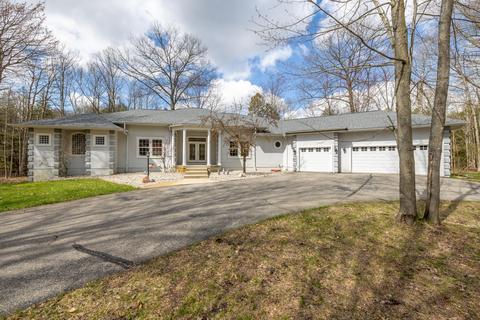 7807 Jefferson Ave, Canadian Lakes, MI 49346