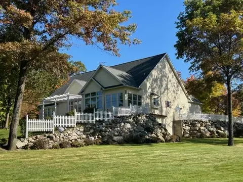 4095 Maple Ln, Weidman, MI 48893 photo 3