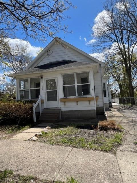 1303 Pringle Ave, Jackson, MI 49203 photo 2