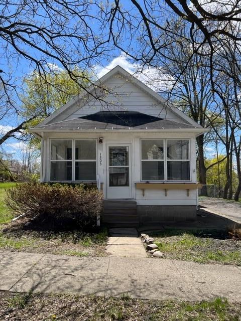 1303 Pringle Ave, Jackson, MI 49203 photo 1