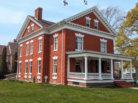202 Maple St, Manistee, MI 49660