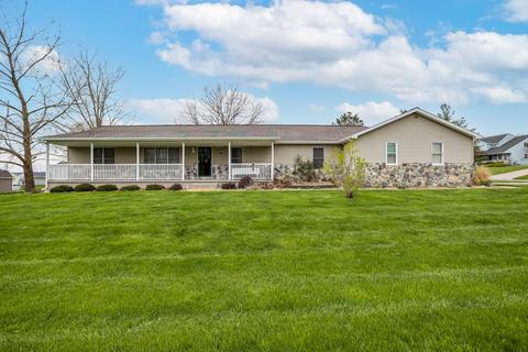 701 Pemberton Ln, Jackson, MI 49203