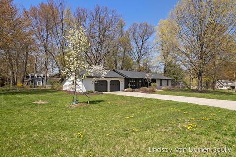 7567 Doubloon Dr SE, Grand Rapids, MI 49546