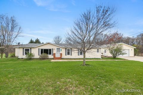 8681 Meadow Vista Dr, Saranac, MI 48881