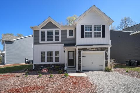 355 Woodland Circle Dr, South Haven, MI 49090