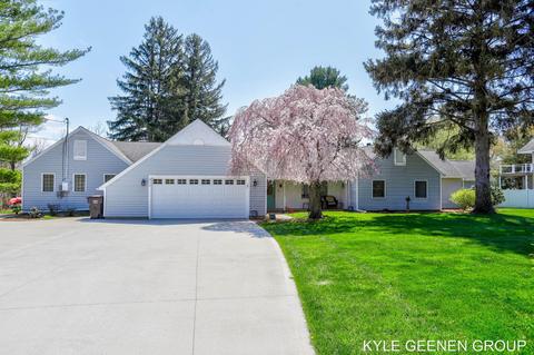 912 Ottawa Beach Rd, Holland, MI 49424