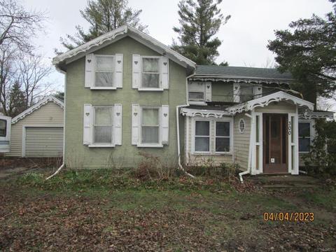 300 W Main St, North Adams, MI 49262