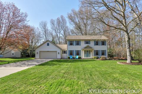 15488 Thornapple Dr, Grand Haven, MI 49417