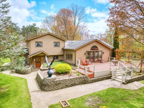 619 S Wrenwood Ave, Jackson, MI 49201