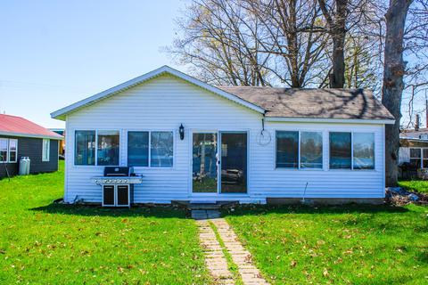 61220 Bass Ln, Burr Oak, MI 49030