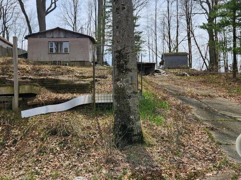 499 Edwards Dr, Lake Odessa, MI 48849