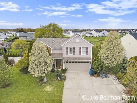2077 Waler Dr, Hudsonville, MI 49426