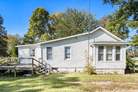 330 E Dibble St, Marcellus, MI 49067 photo 2