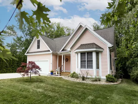 115 S Chicago St, New Buffalo, MI 49117