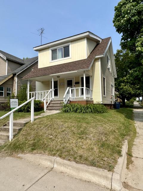 832 College Ave NE, Grand Rapids, MI 49503