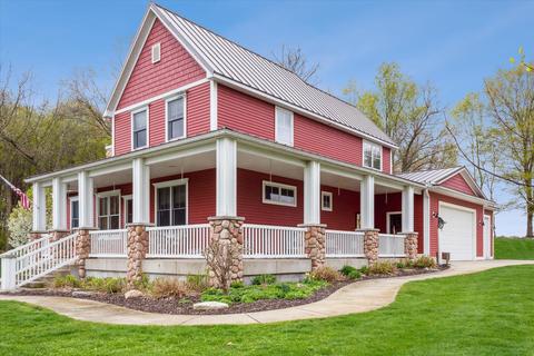 50 10th St, Plainwell, MI 49080 photo 3