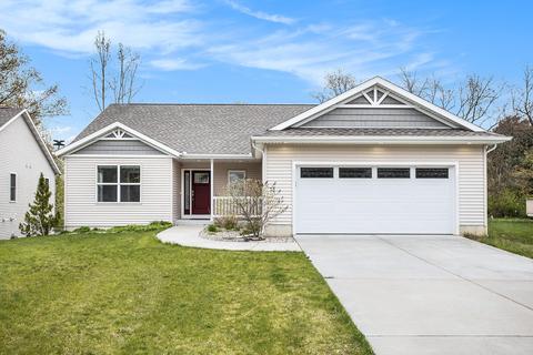 8224 Pattiwood Ln, Richland, MI 49083