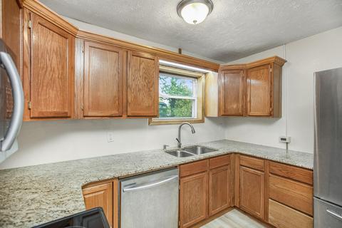 114 W 4th St, Buchanan, MI 49107 photo 9