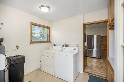 114 W 4th St, Buchanan, MI 49107 photo 17