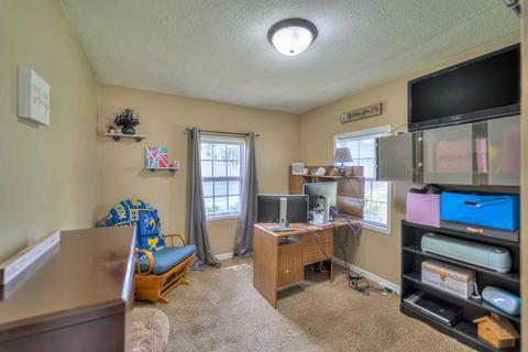 929 S Sutton Rd, Jackson, MI 49203 photo 8