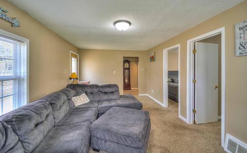 929 S Sutton Rd, Jackson, MI 49203 photo 5