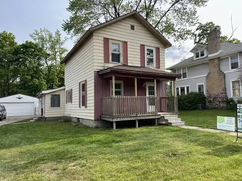 217 W Washington St, Greenville, MI 48838