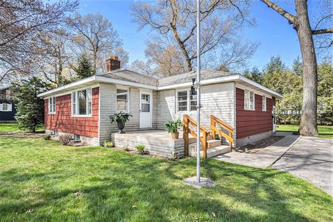 17219 Railroad Ave, Spring Lake, MI 49456