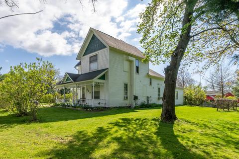233 Burgess Dr, Galesburg, MI 49053