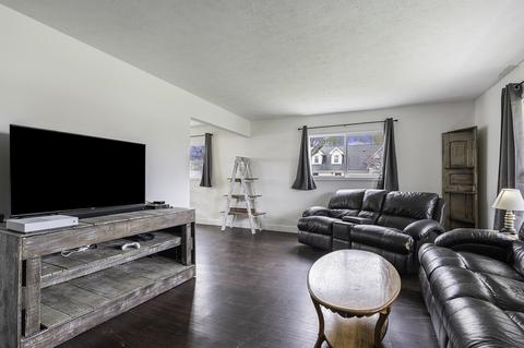 304 Smith St, Crystal, MI 48818 photo 12
