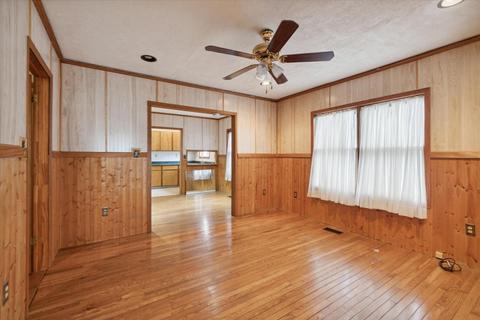2118 Crest Ave, Jackson, MI 49203 photo 9