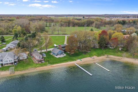 4322 Fogeson Dr, Coral, MI 49322