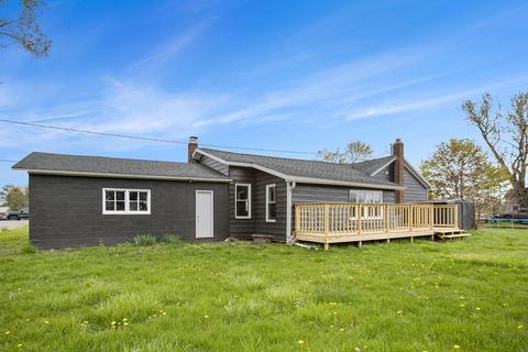 1006 S Main St, Crystal, MI 48818 photo 4