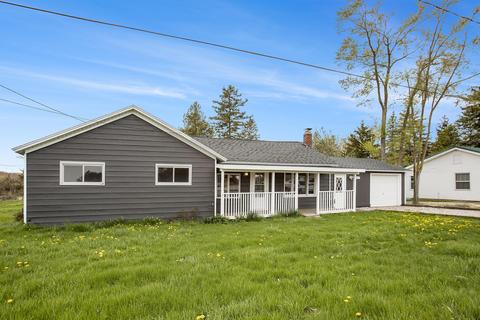 1006 S Main St, Crystal, MI 48818 photo 2