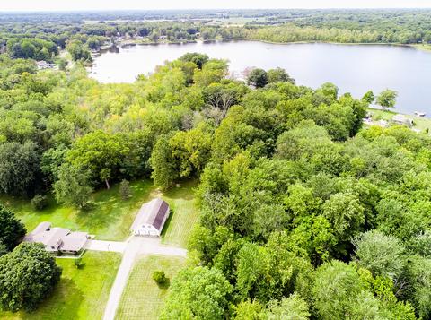 7170 Louise Ln, Coloma, MI 49038