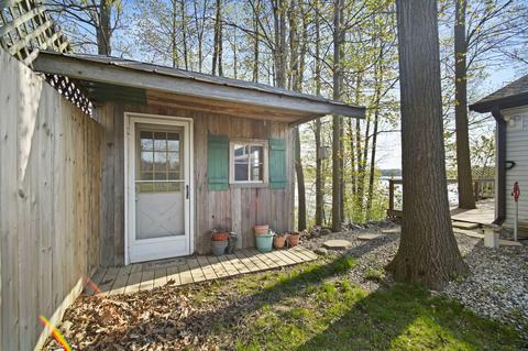 13834 Emens Dr, Hudson, MI 49247 photo 48