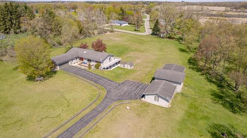 1942 Park Dr, Jackson, MI 49203