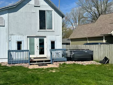 301 Lakeside Dr, Jackson, MI 49203 photo 7