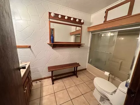 301 Lakeside Dr, Jackson, MI 49203 photo 12