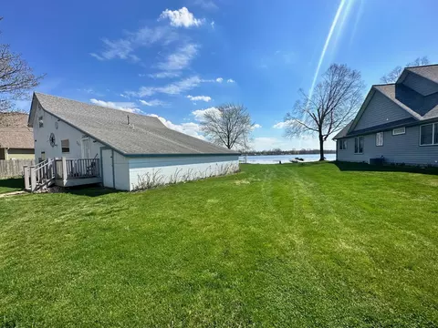 301 Lakeside Dr, Jackson, MI 49203 photo 5