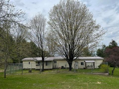 8917 E 64th St, Chase, MI 49623 photo 2