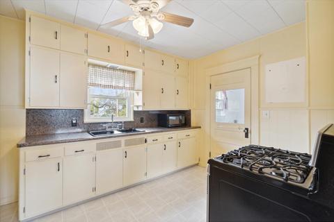 722 Webb St, Jackson, MI 49202 photo 7