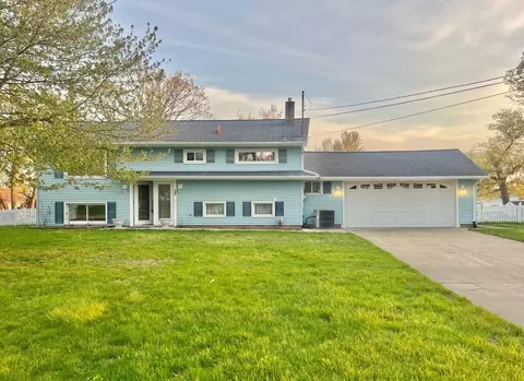 302 Washington Dr, Michigan Center, MI 49254