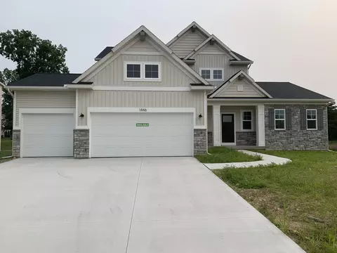 1446 Remington Dr SE, Lowell, MI 49331