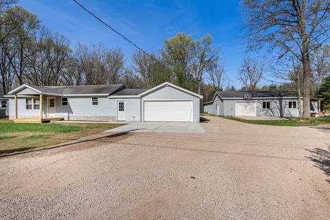 1221 220th Ave, Morley, MI 49336
