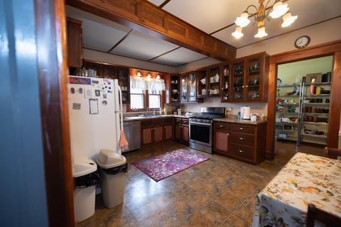 315 E Hanover St, Marshall, MI 49068 photo 2