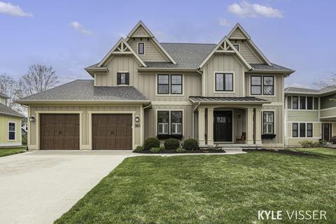 381 Saddleback Dr NE, Grand Rapids, MI 49525