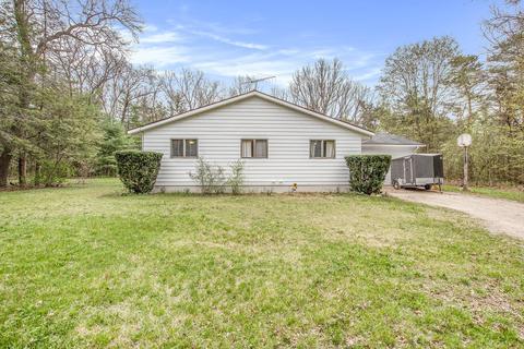 3220 S Locust Ave, White Cloud, MI 49349 photo 2
